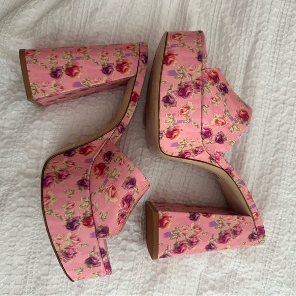 Larroude x LoveShackFancy Pink Floral Platform Sandals - Picture 3 of 6